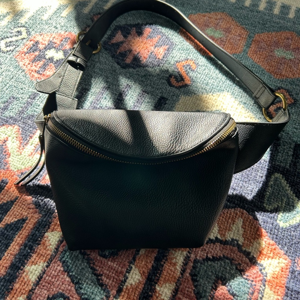 Universal Thread Black Mini Bag
